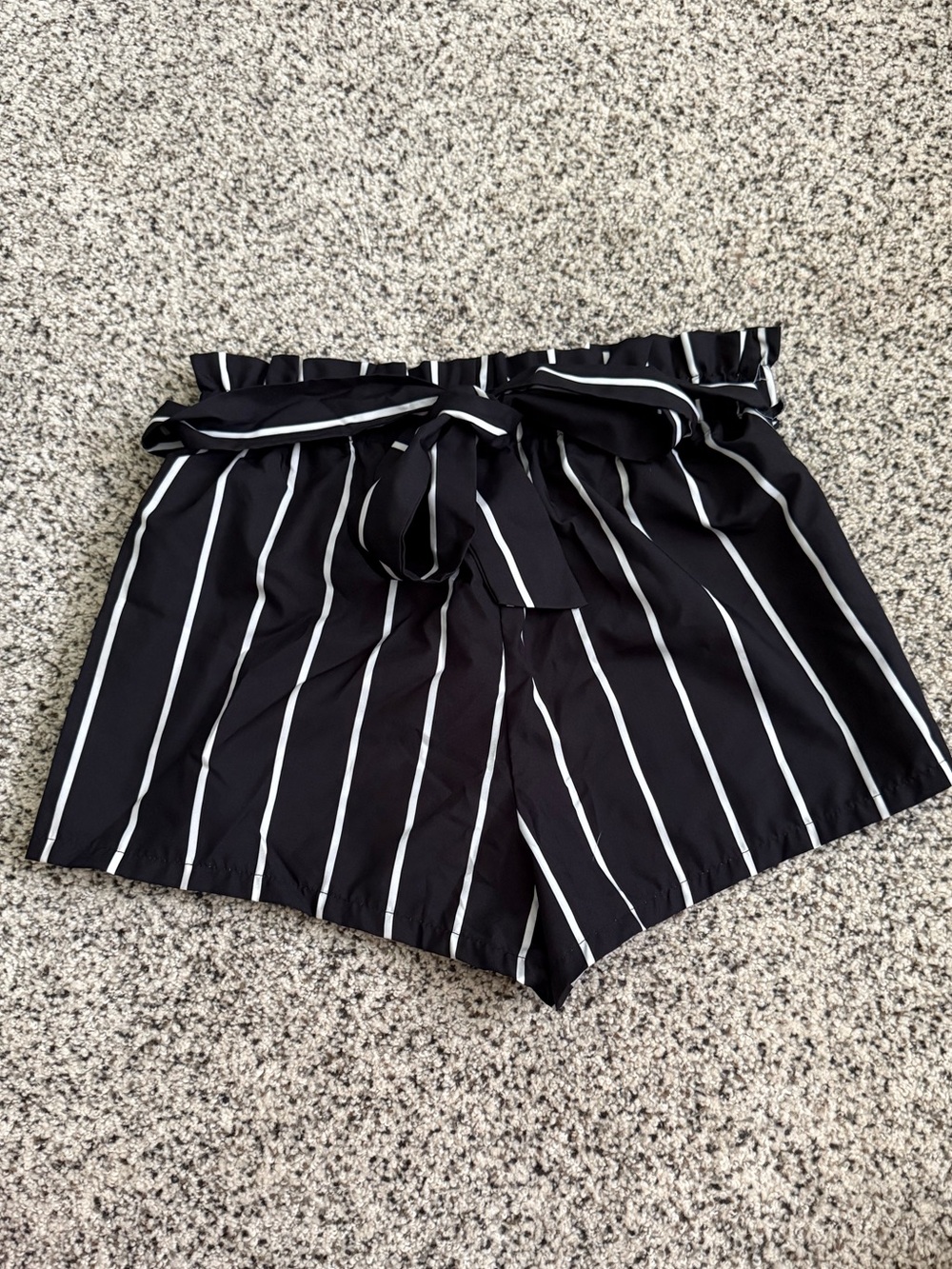 SHEIN Black White Striped Paperbag High Rise Tie Waist Shorts Size M